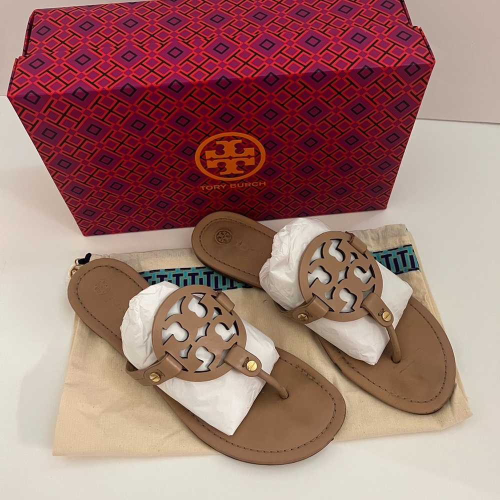 Tory Burch Sandles Light Makeup Size 9.5